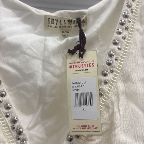 Idyllwind Women’s Elegant White Spruce Crisis Front Embellished Tank - Picture 5 of 6